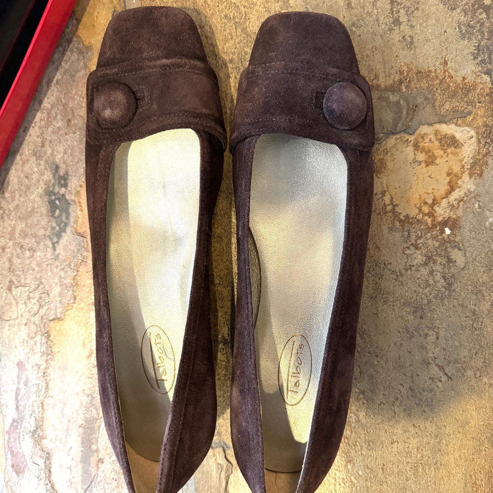 Woman's Dress Casual Slip On Shoe TALBOTS BROWN SUEDE LEATHER 9M